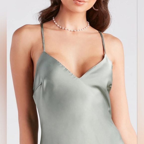 Windsor Jolie Ruffled High-Low Satin Formal Dress - Picture 5 of 12